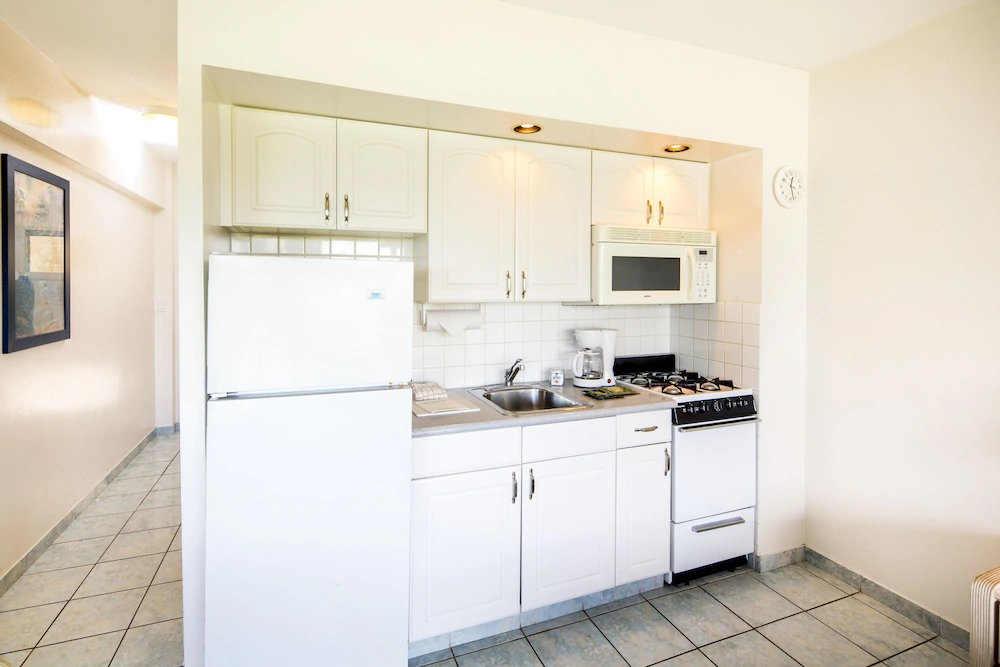 Waikiki Shore by Castle Hotels & Resorts