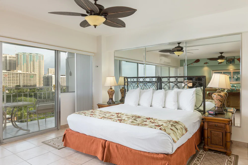 Waikiki Shore by Castle Hotels & Resorts