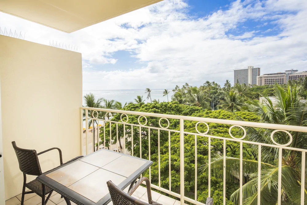 Waikiki Shore by Castle Hotels & Resorts