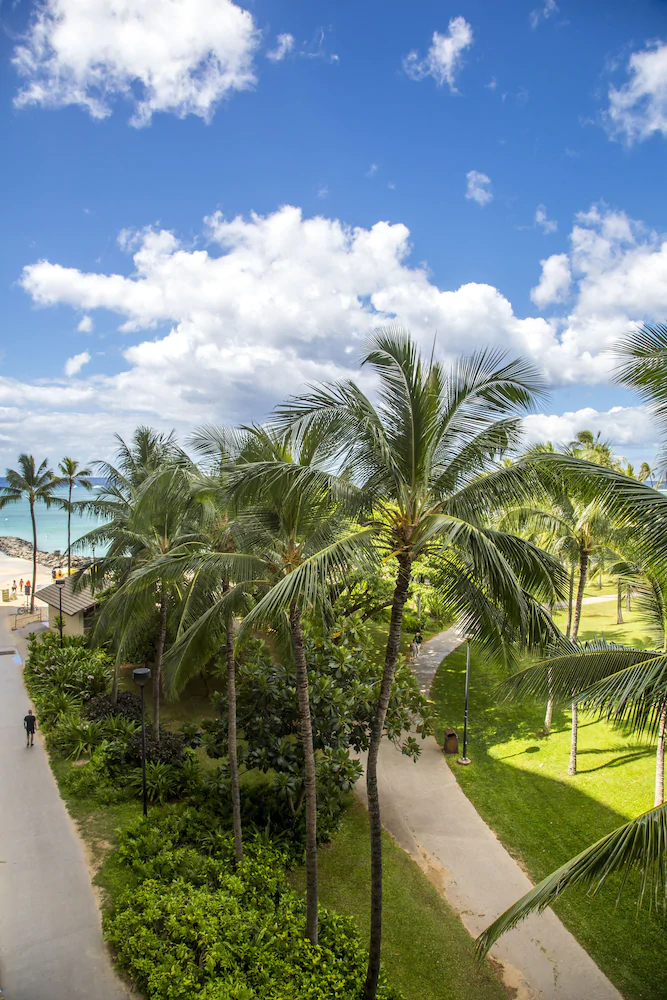 Waikiki Shore by Castle Hotels & Resorts