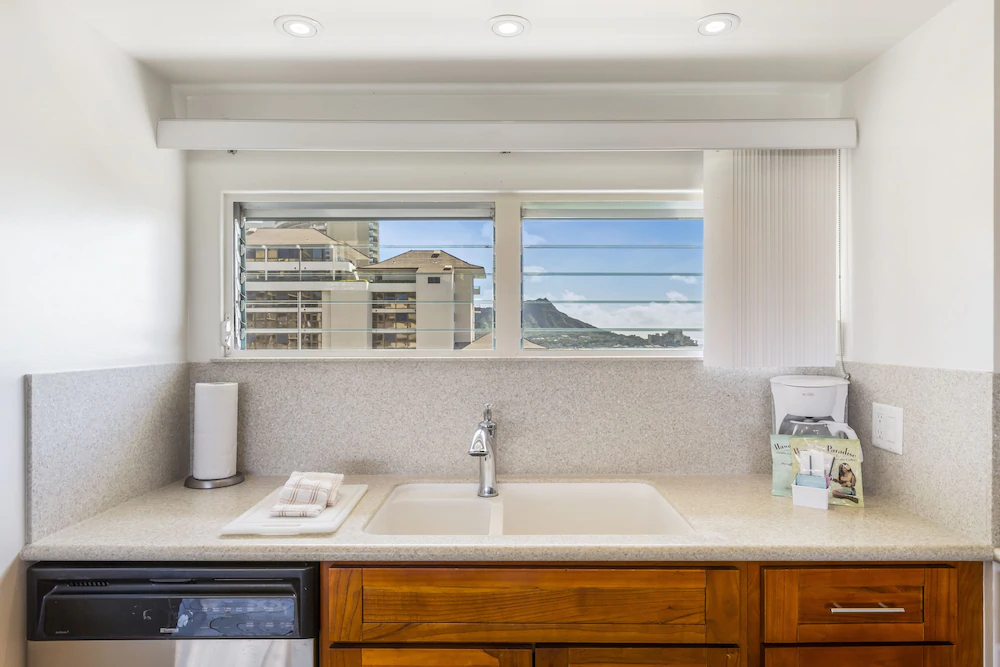 Waikiki Shore by Castle Hotels & Resorts