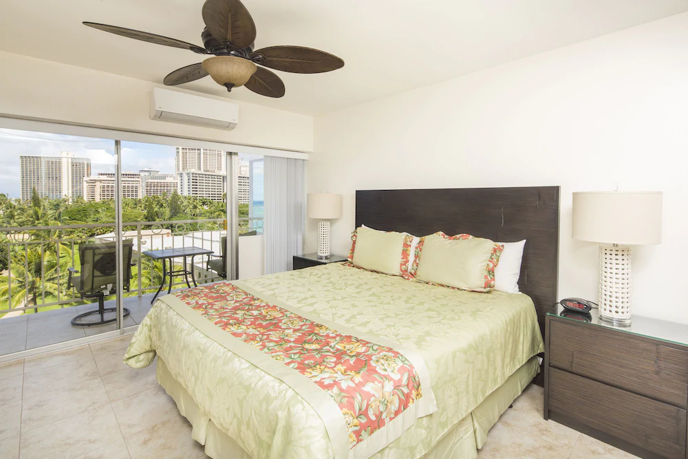 Waikiki Shore by Castle Hotels & Resorts
