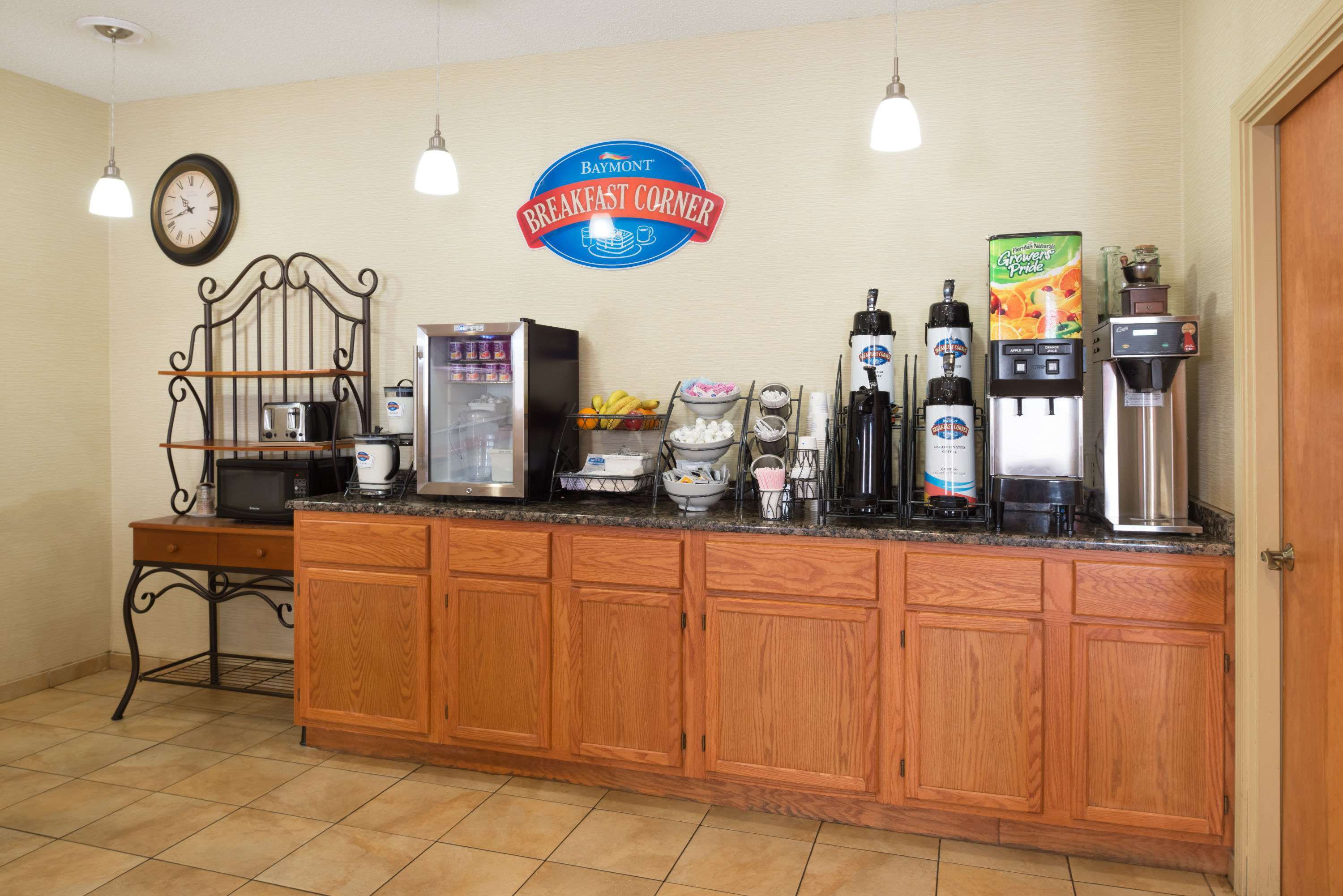 Baymont by Wyndham Metropolis