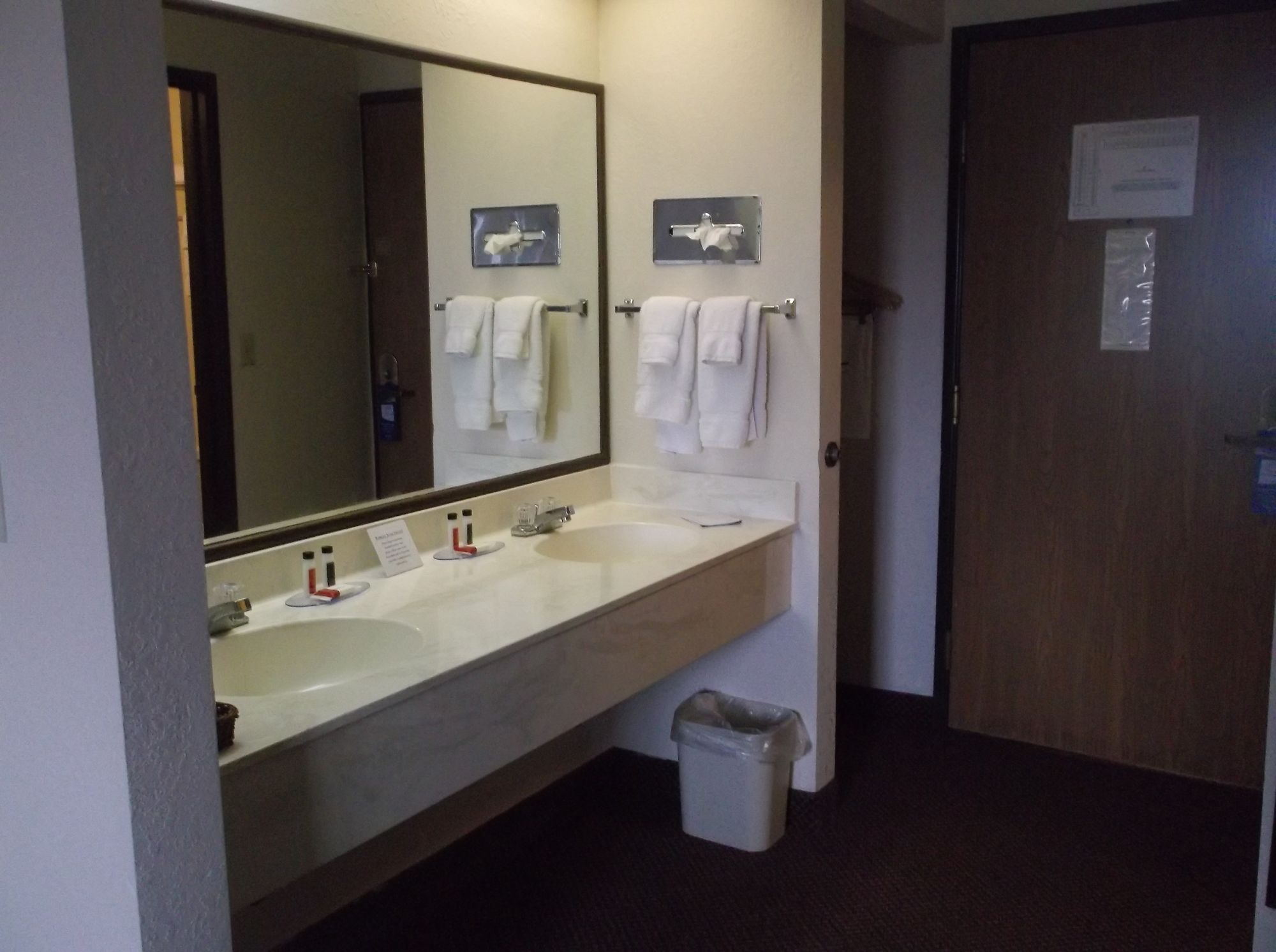 Baymont by Wyndham Metropolis