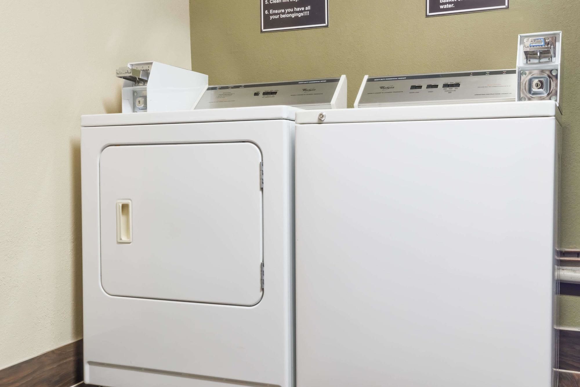 Super 8 by Wyndham Mt. Carmel IL