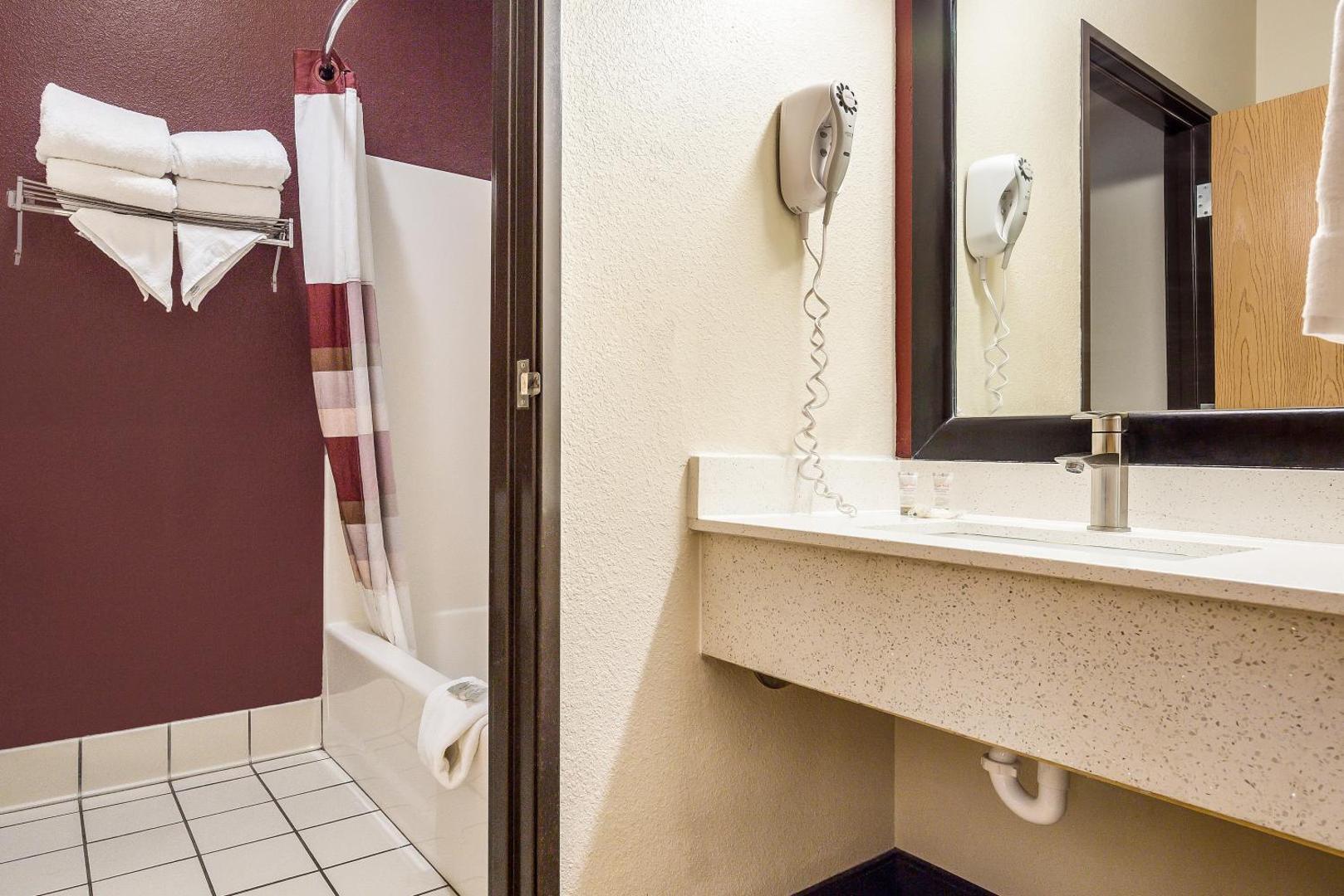 Red Roof Inn St Louis Troy