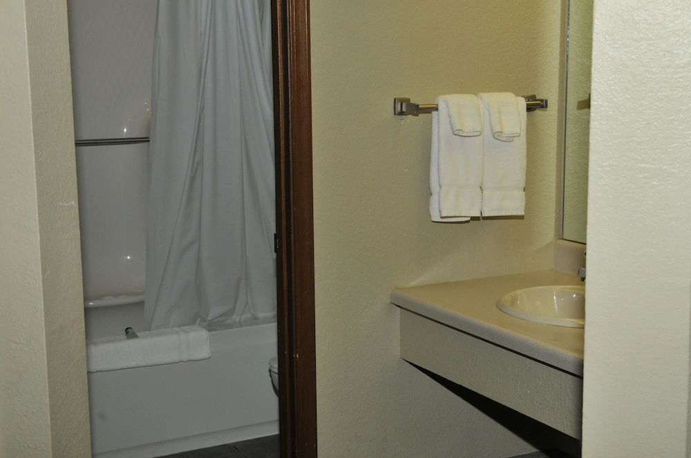 Apple Tree Inn and Suites