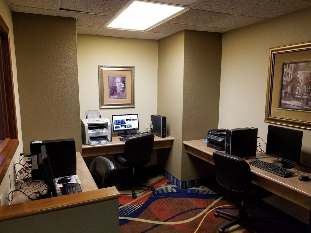 Apple Tree Inn and Suites