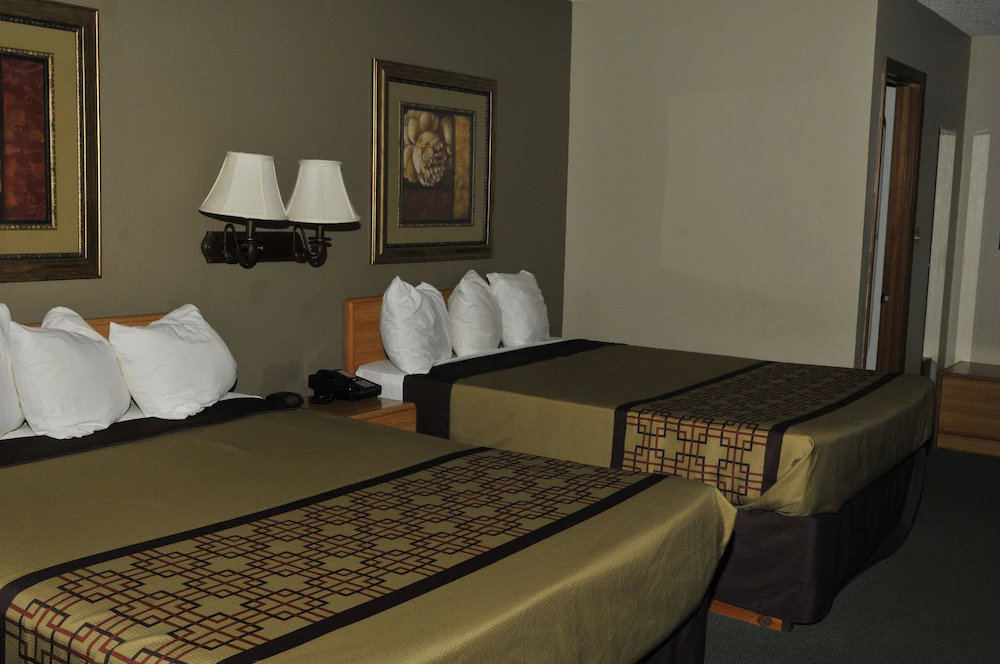Apple Tree Inn and Suites