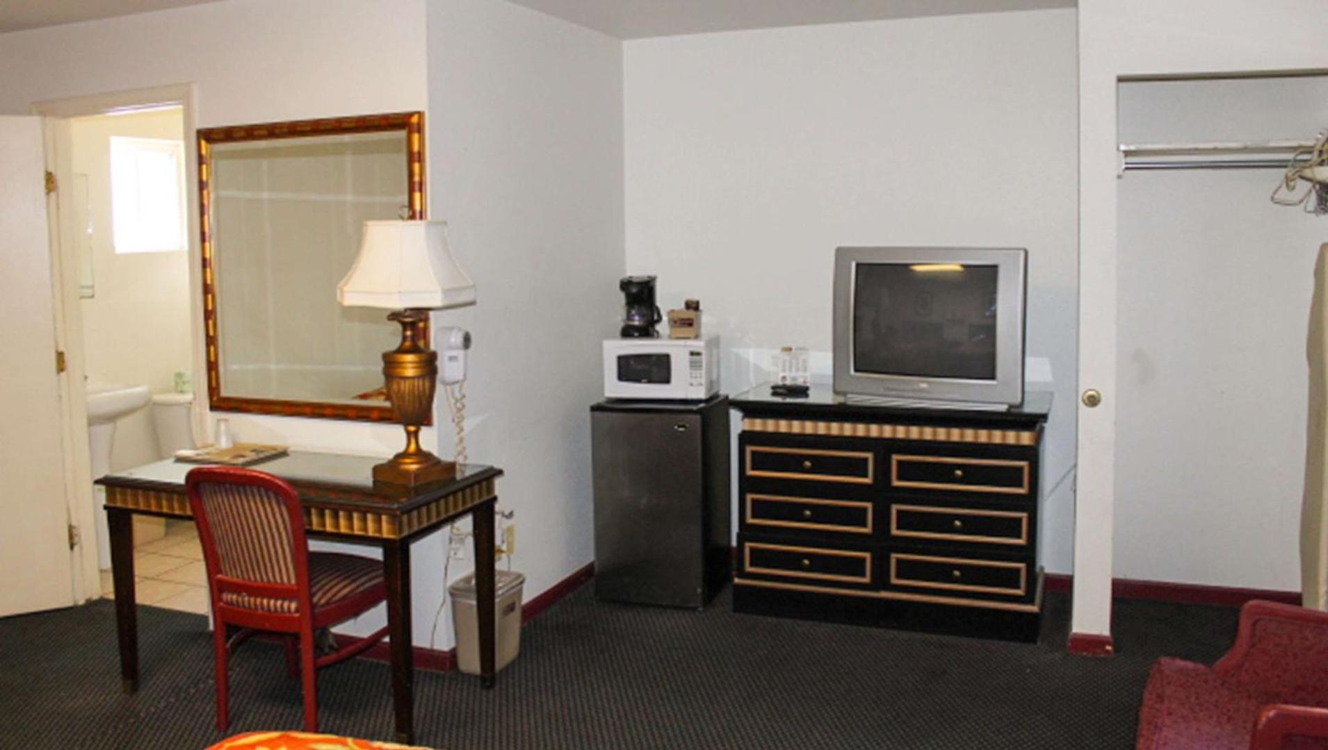 Budget Host Golden Wheat Motel