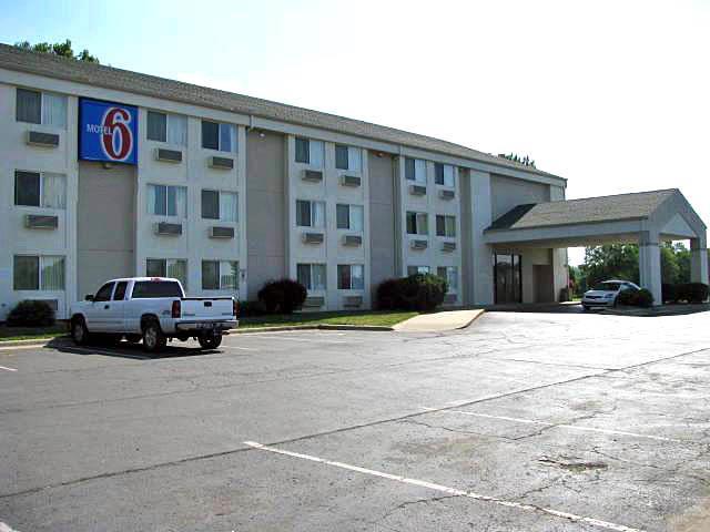 Motel 6 Lawrence