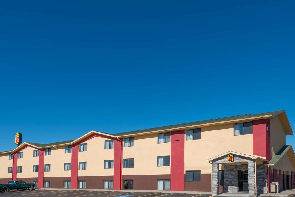 Super 8 by Wyndham Topeka/Wanamaker RD/I-70