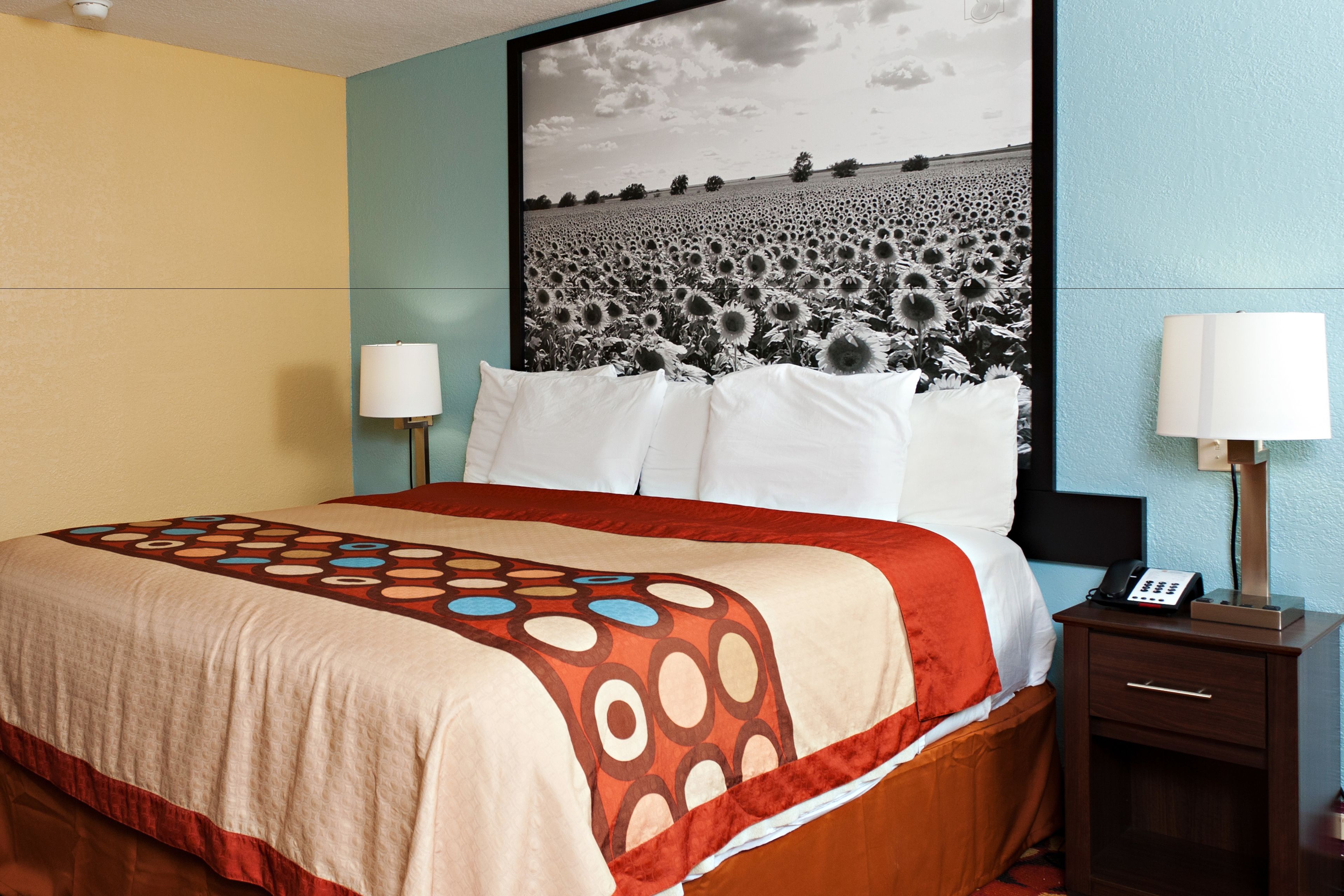 Super 8 by Wyndham Wichita Airport