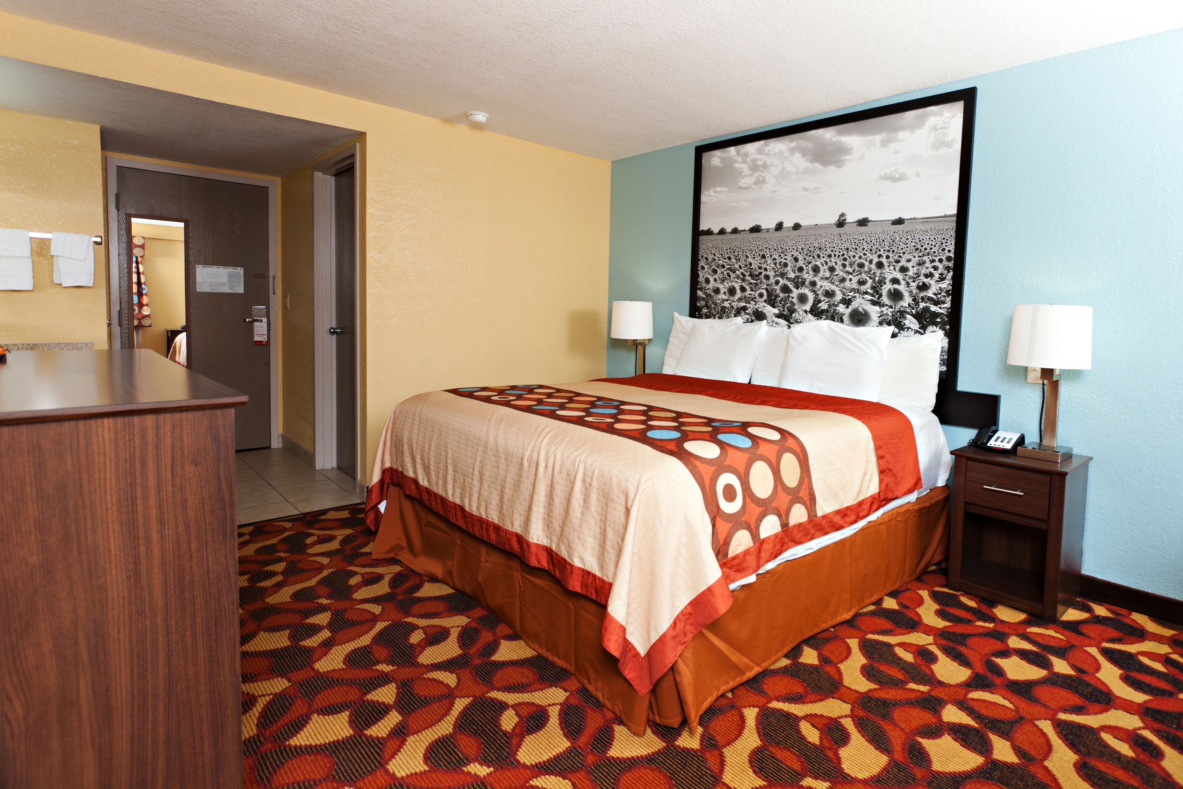 Super 8 by Wyndham Wichita Airport