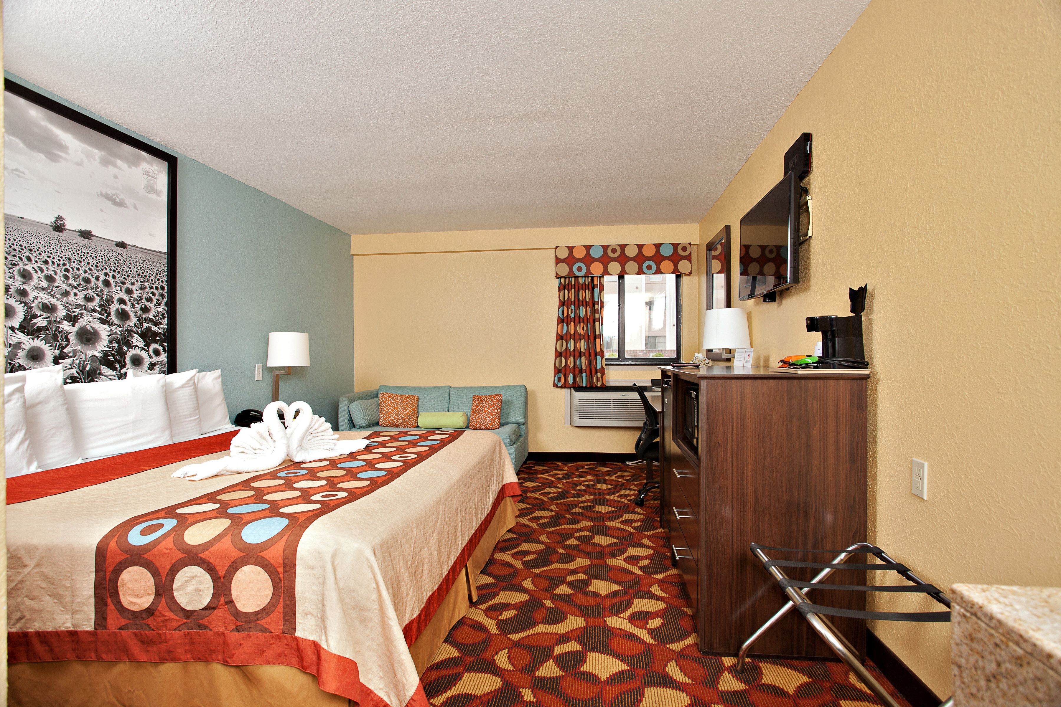 Super 8 by Wyndham Wichita Airport