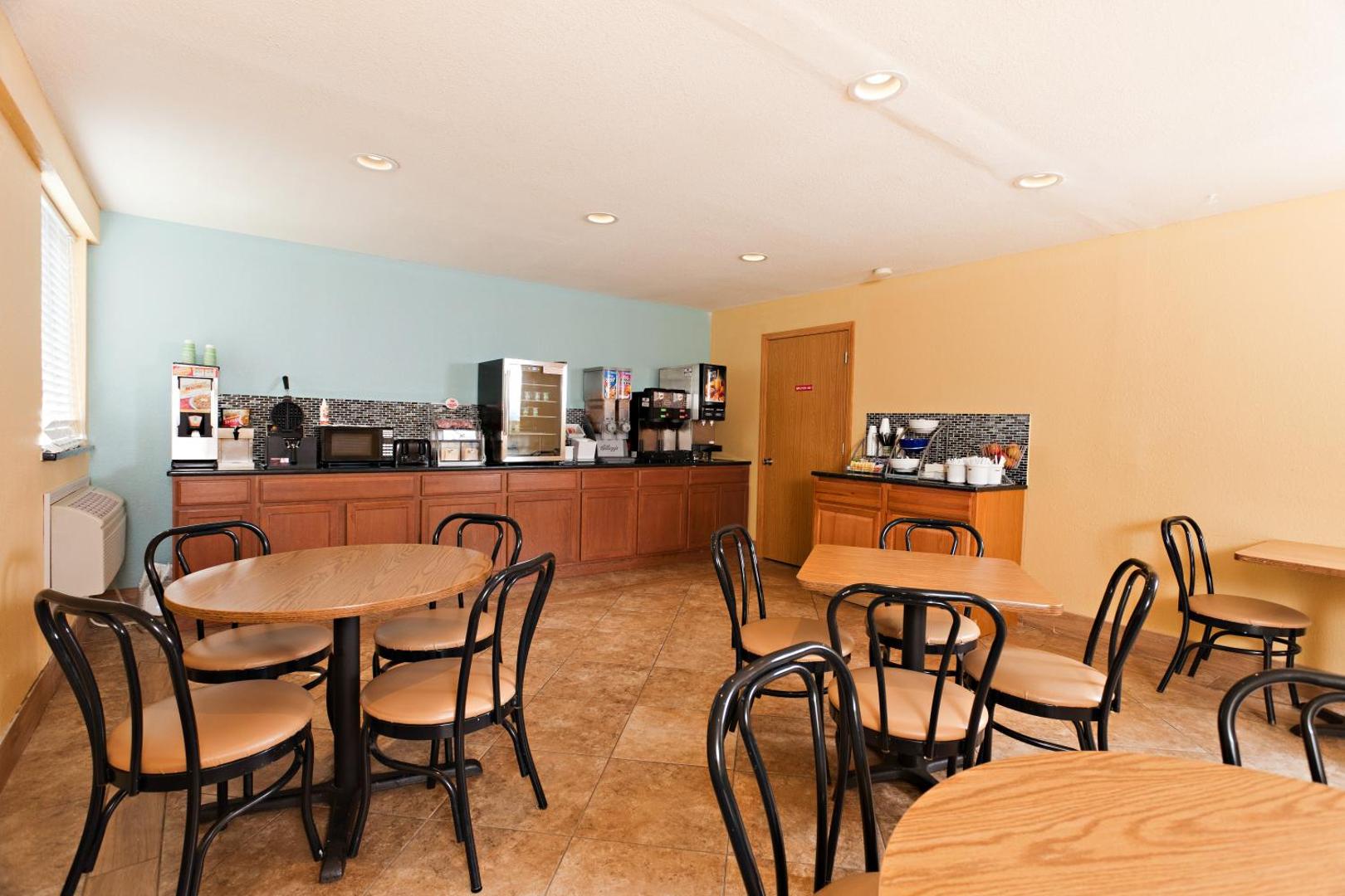 Super 8 by Wyndham Wichita Airport