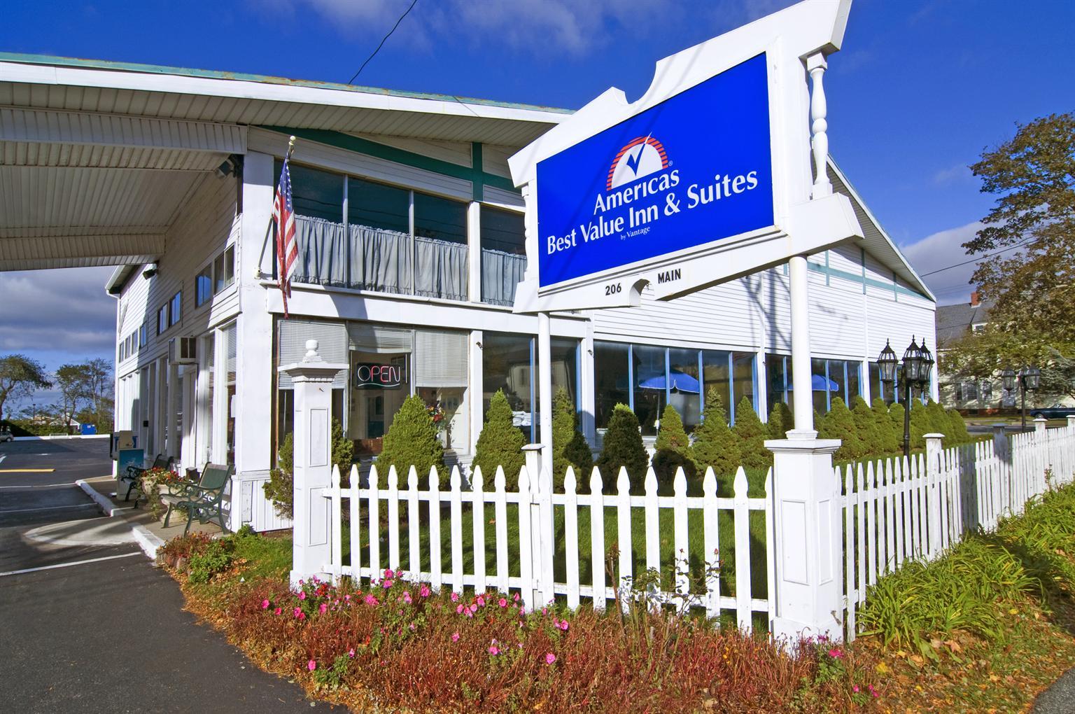 Americas Best Value Inn & Suites-Hyannis/Cape Cod