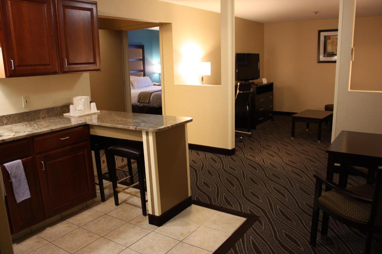 Holiday Inn Express Ludlow Chicopee Area
