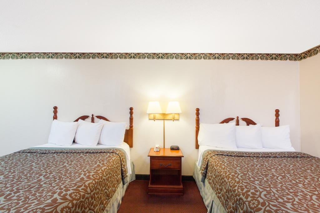 Days Inn by Wyndham Erick