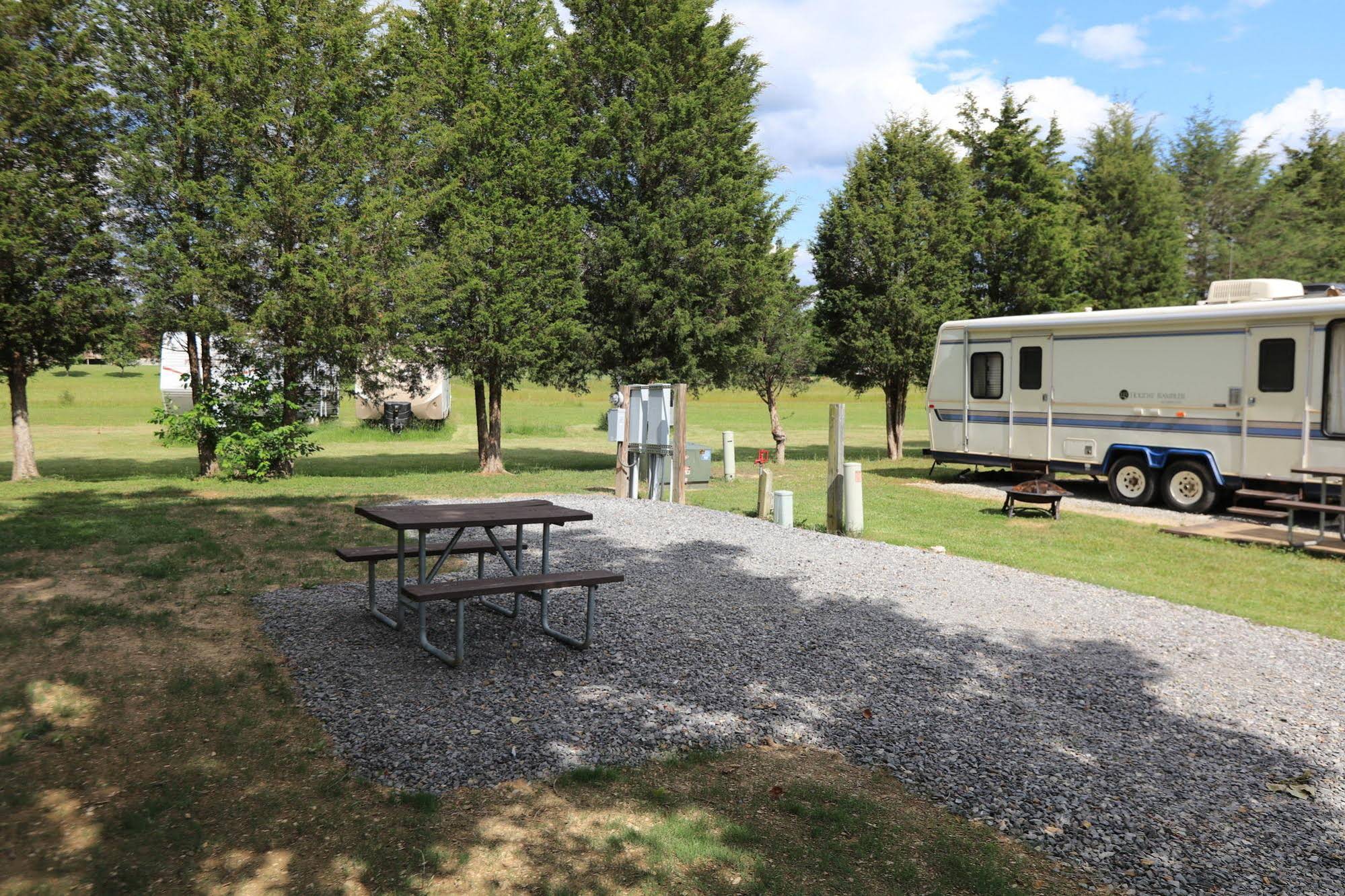 Baileyton RV Park & Cabins – A Cruise Inn Park