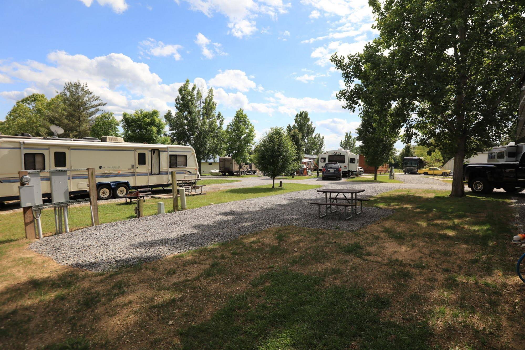 Baileyton RV Park & Cabins – A Cruise Inn Park