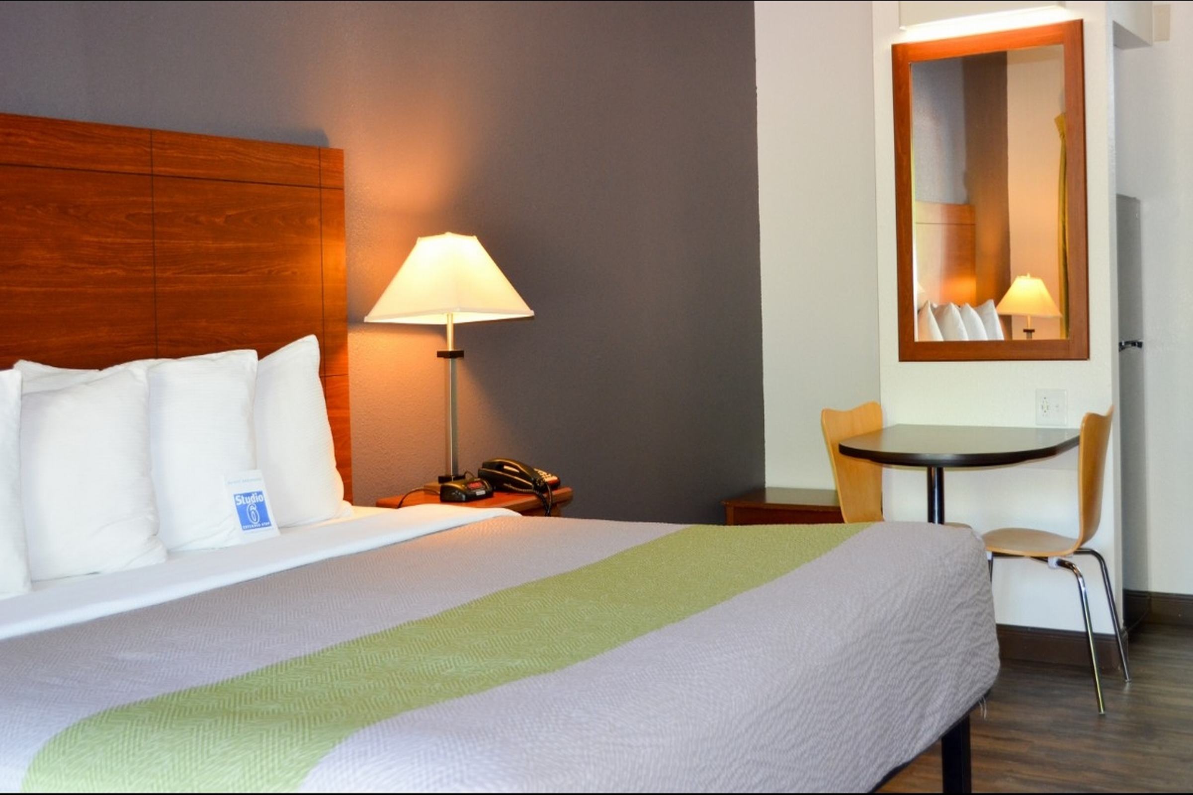 Studio 6 Chattanooga