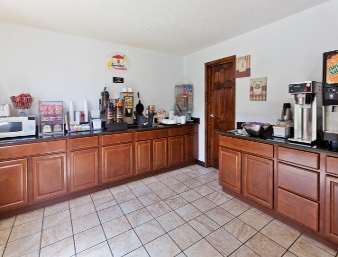 Super 8 by Wyndham Chattanooga Lookout Mountain TN