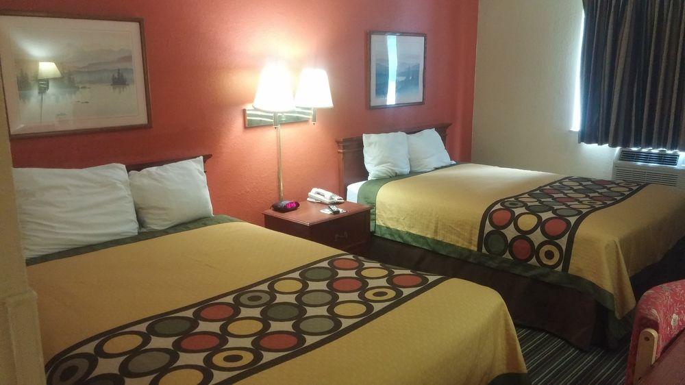 Super 8 by Wyndham Chattanooga Lookout Mountain TN