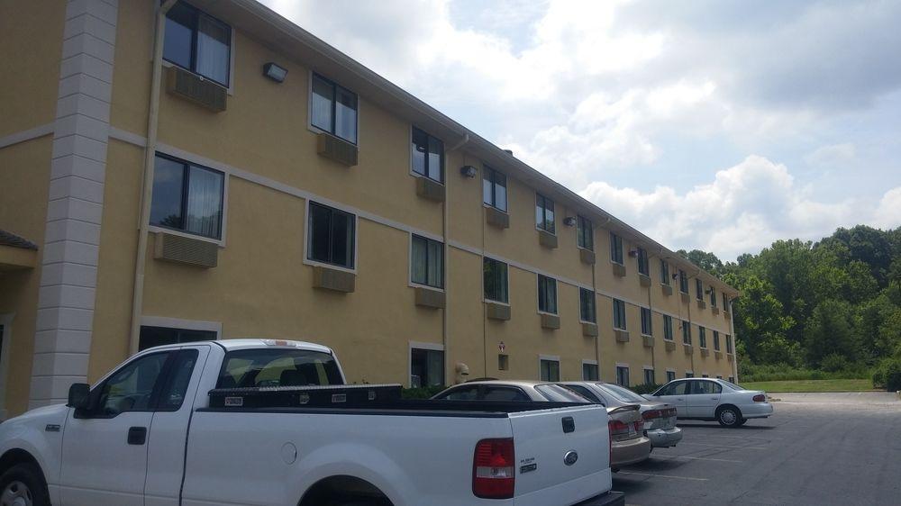 Super 8 by Wyndham Chattanooga Lookout Mountain TN