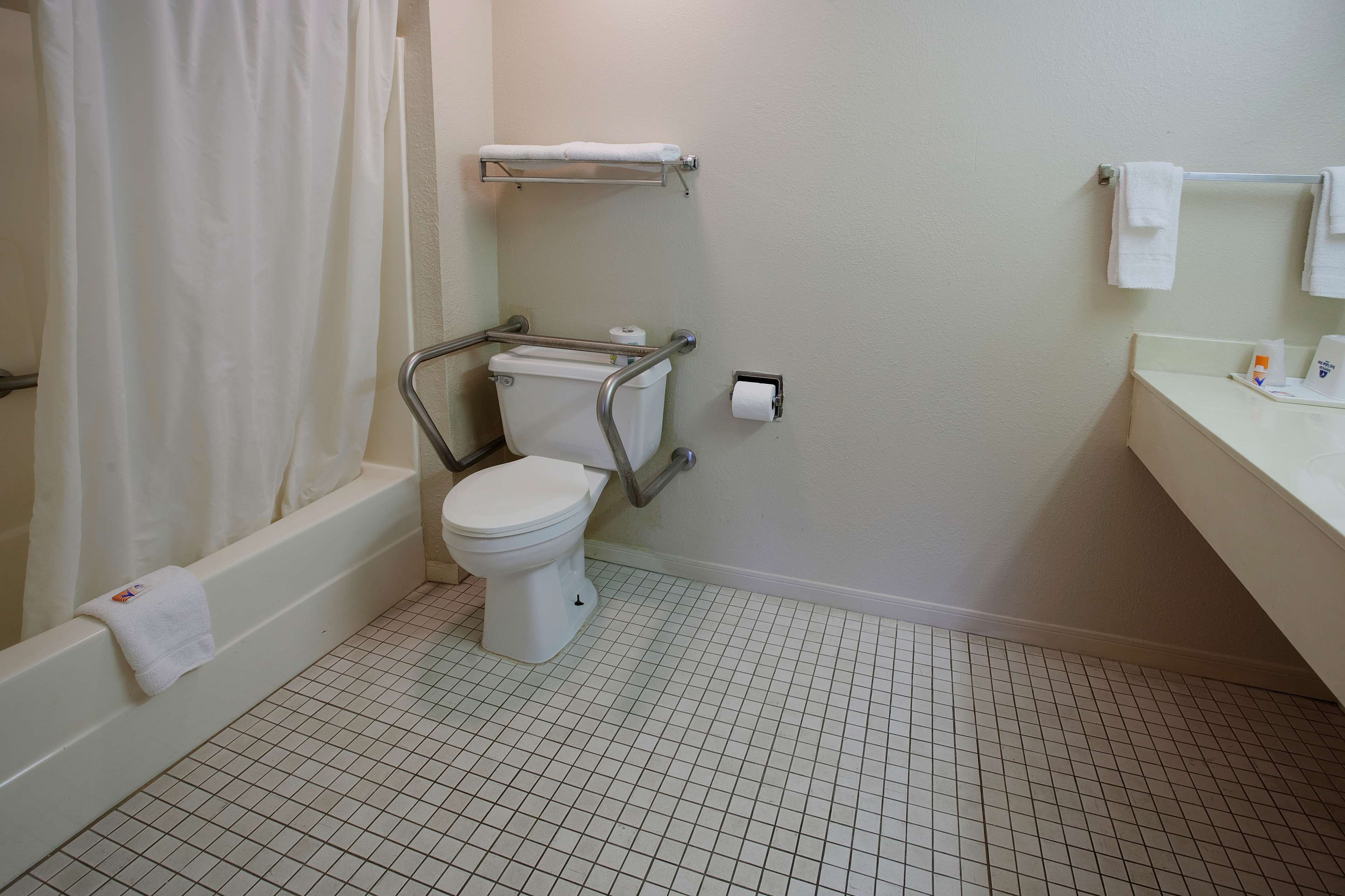 Red Roof Inn Columbia, TN