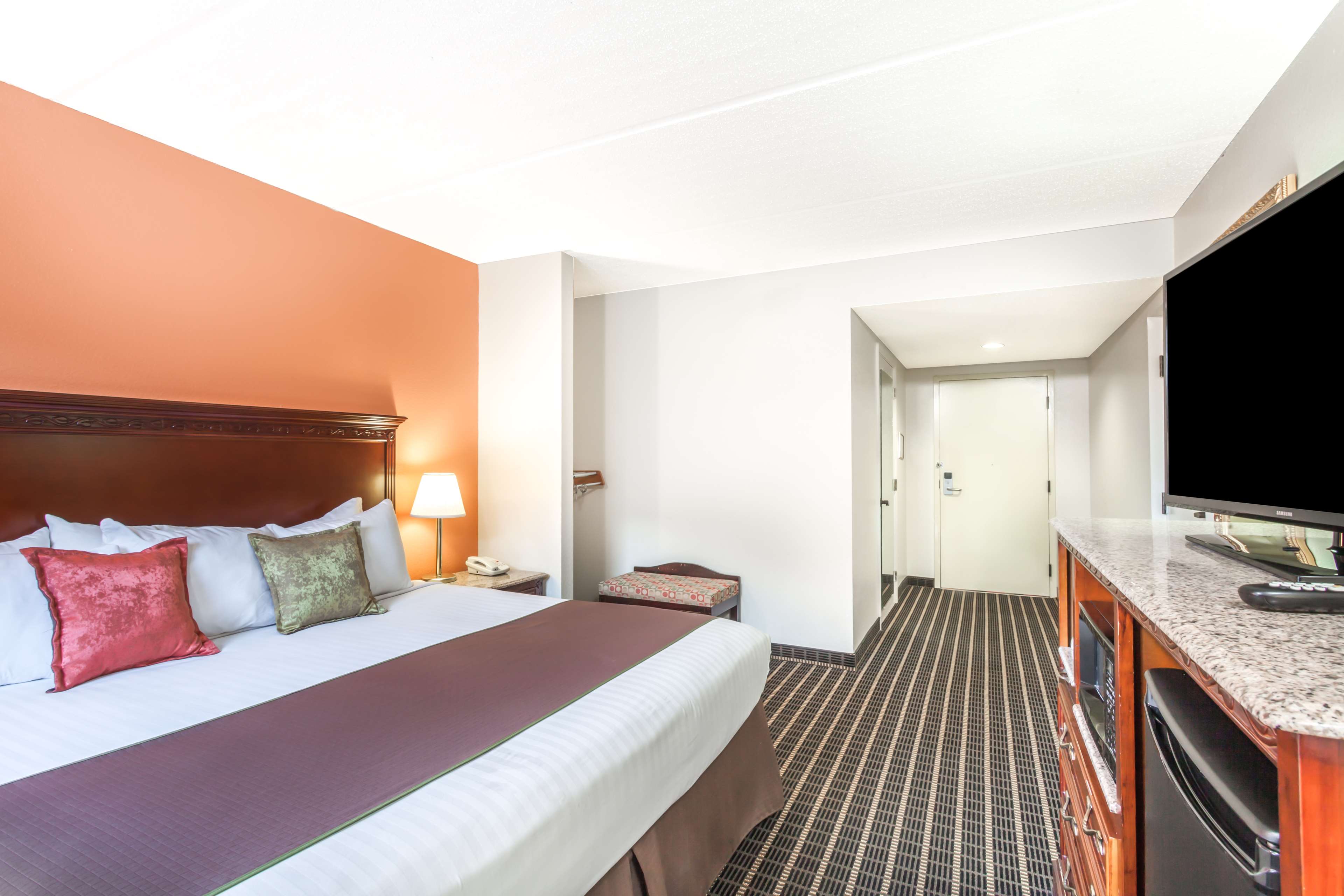 Super 8 by Wyndham Dandridge