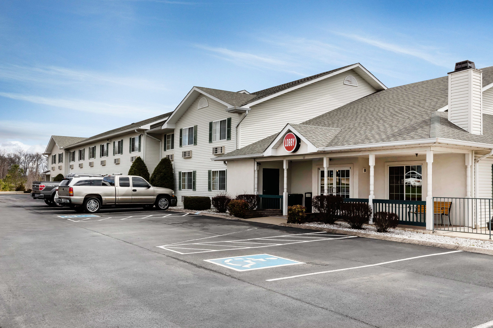 Econo Lodge Inn And Suites