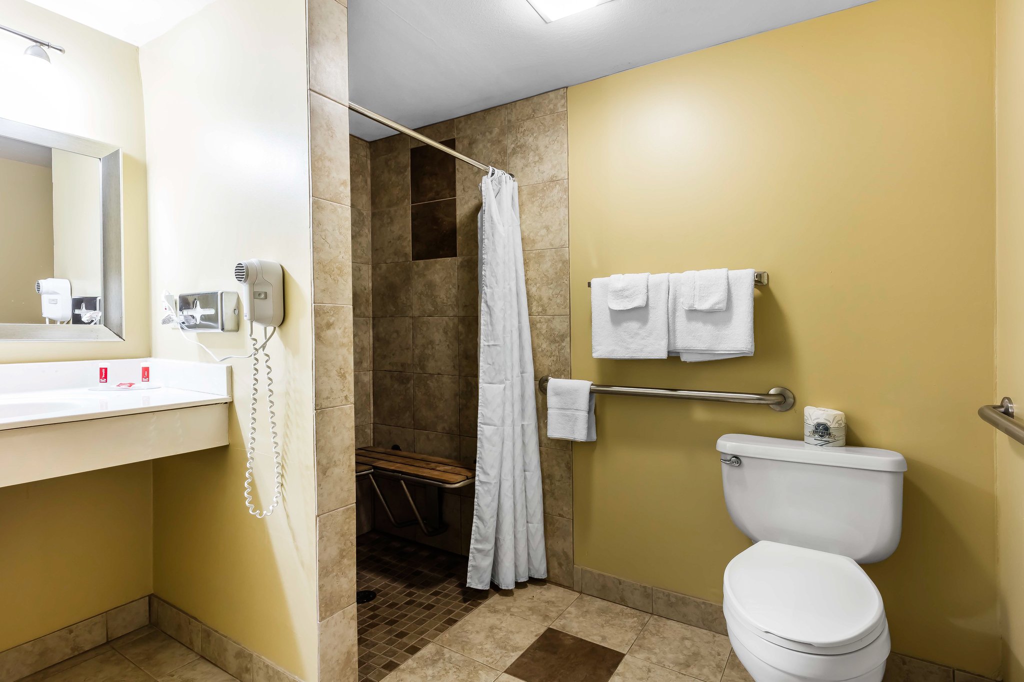 Econo Lodge Inn And Suites