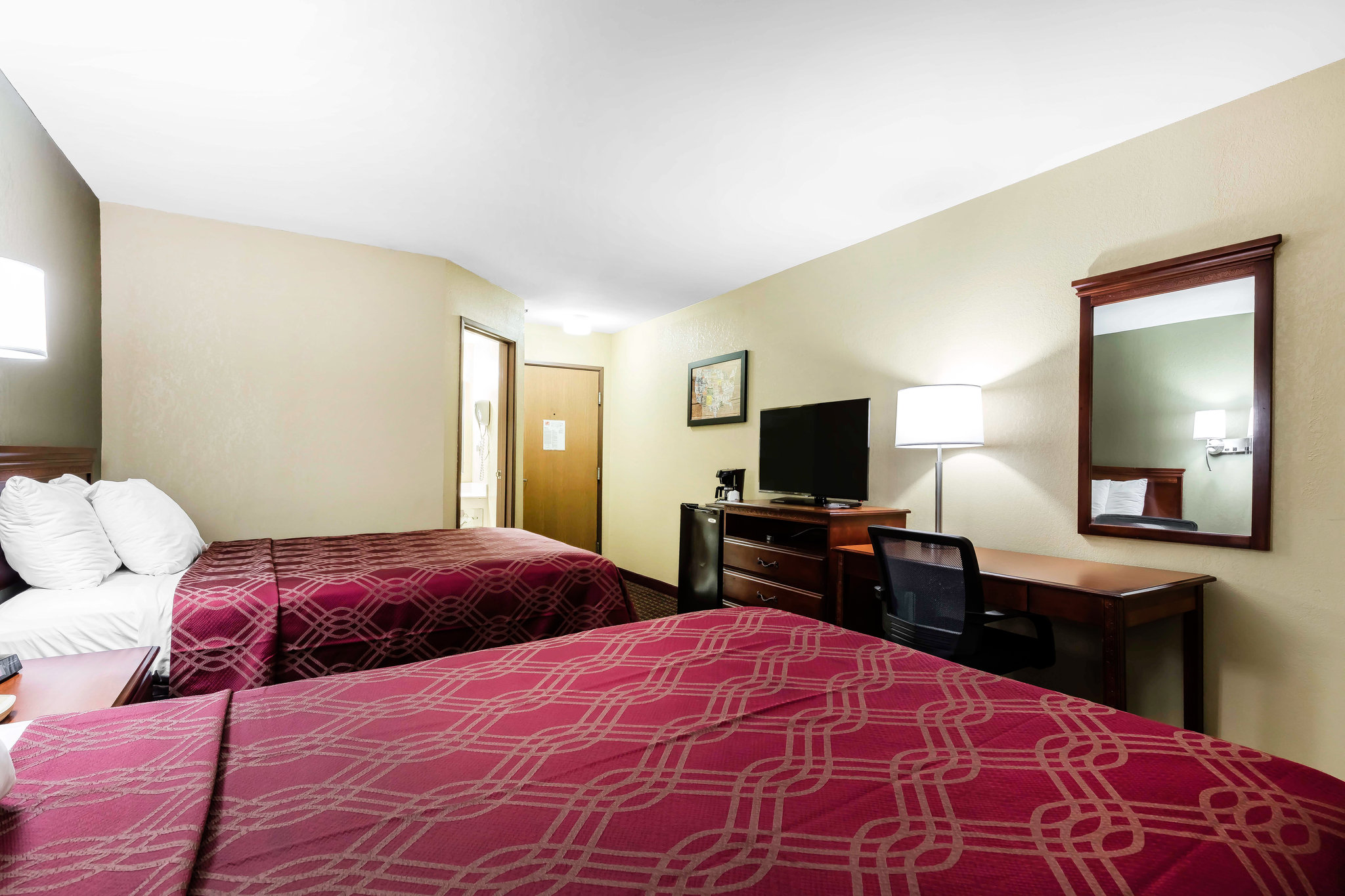 Econo Lodge Inn And Suites