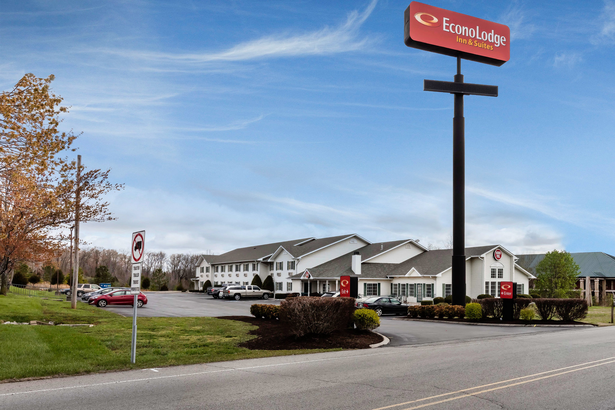 Econo Lodge Inn And Suites