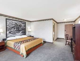 Super 8 by Wyndham Erwin