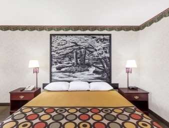 Super 8 by Wyndham Erwin