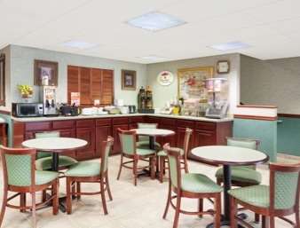 Super 8 by Wyndham Erwin