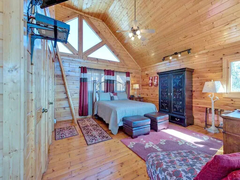 Favored By Fortune Cabin