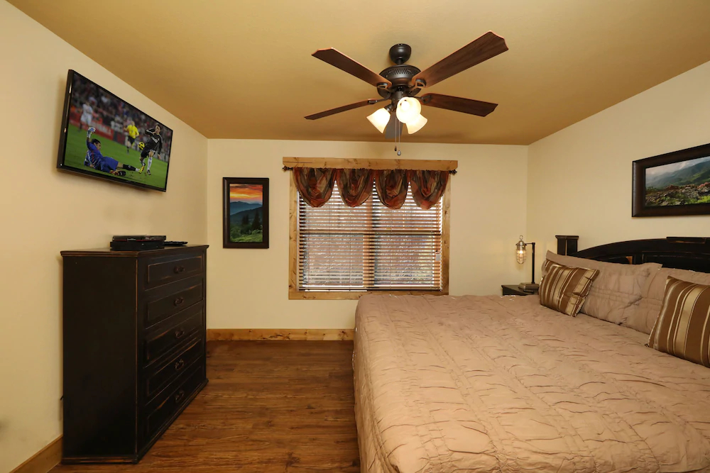 Hilltop Haven Chalet