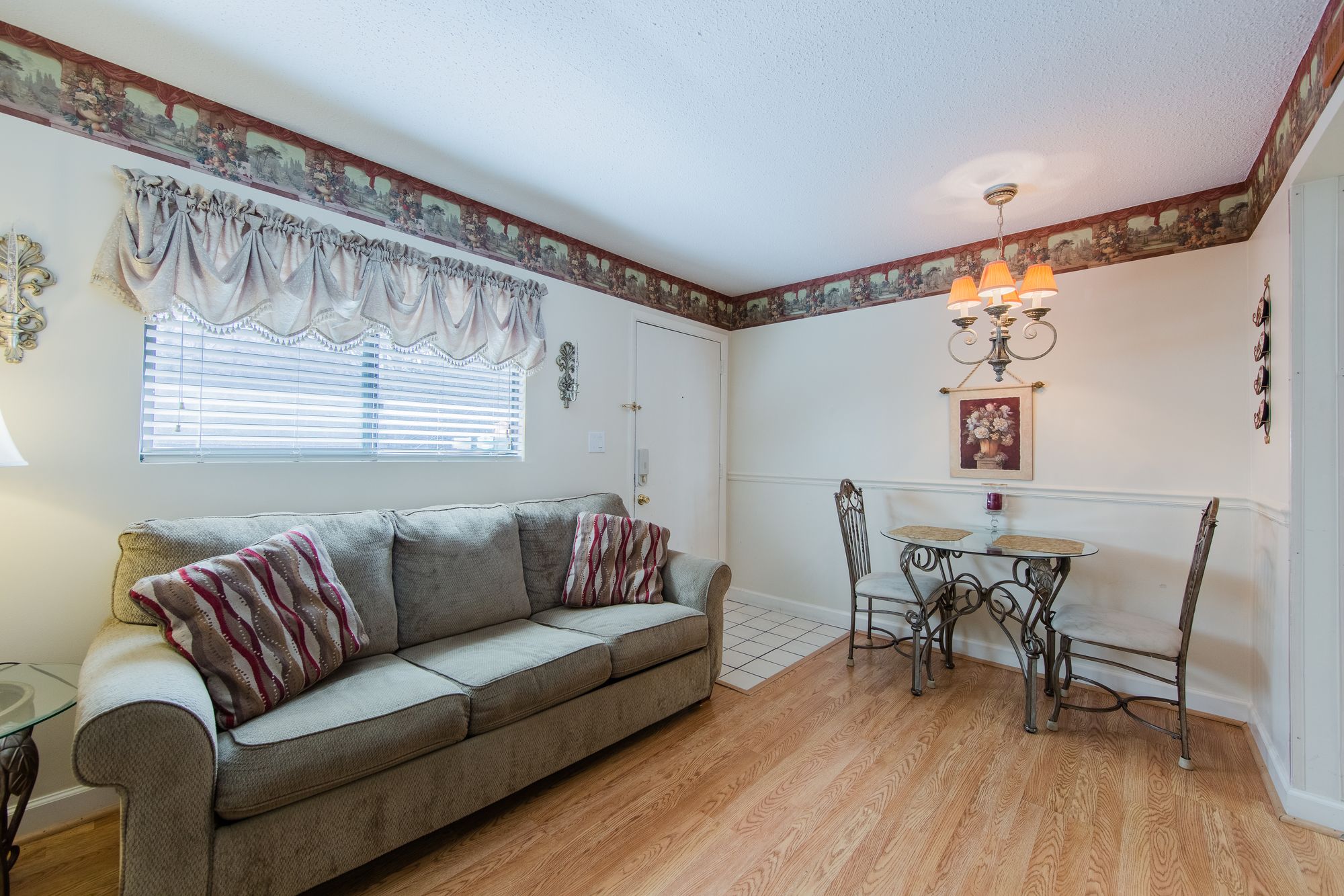 Oak Square Condominiums