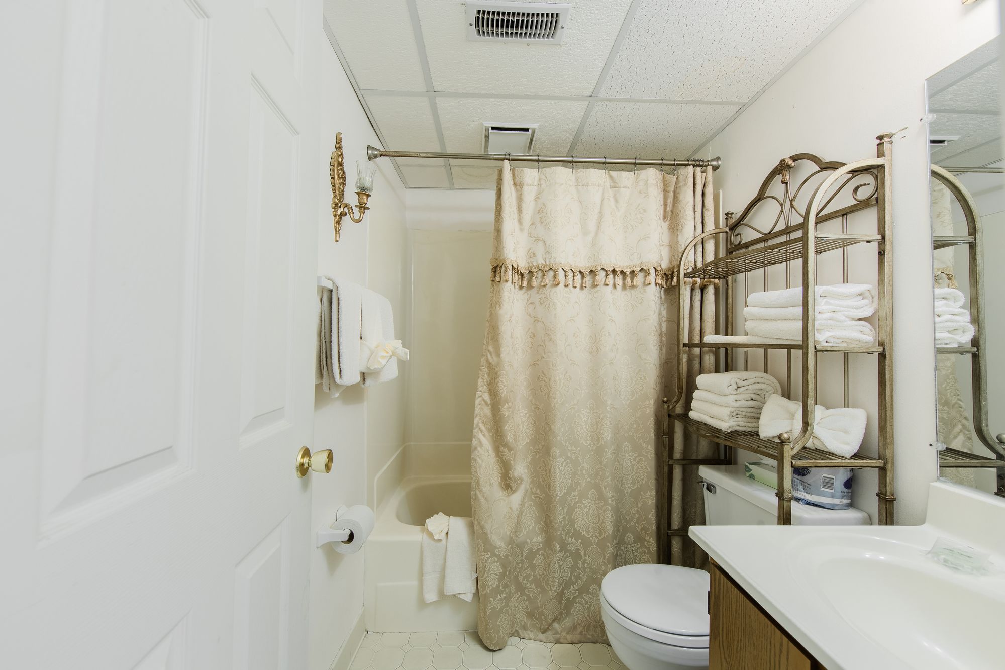 Oak Square Condominiums