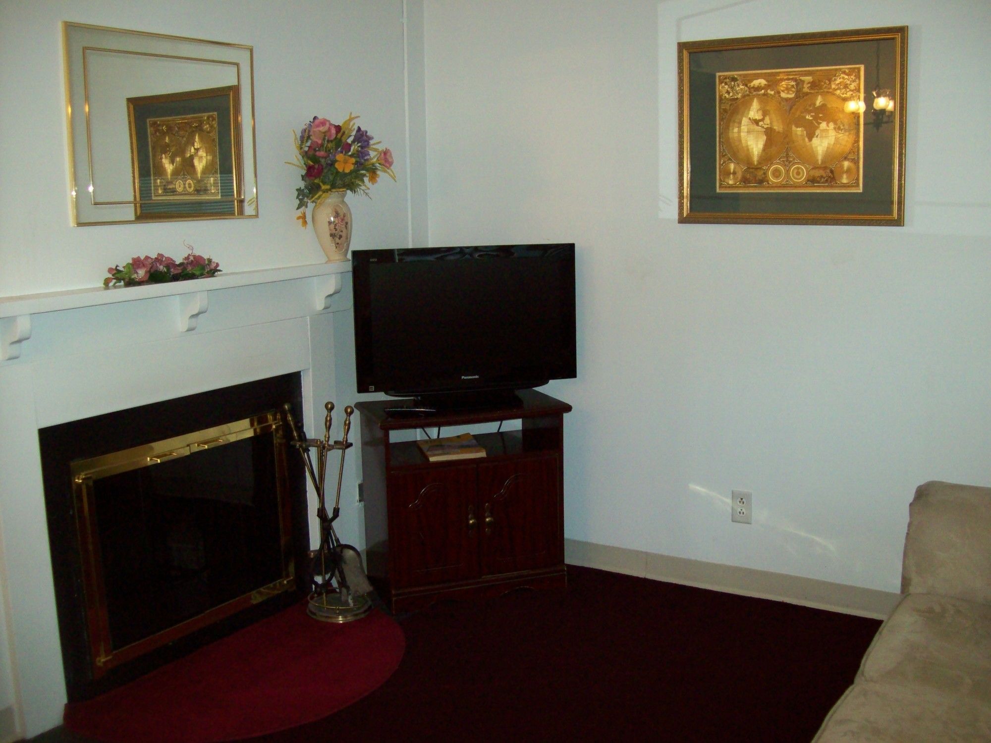 Oak Square Condominiums