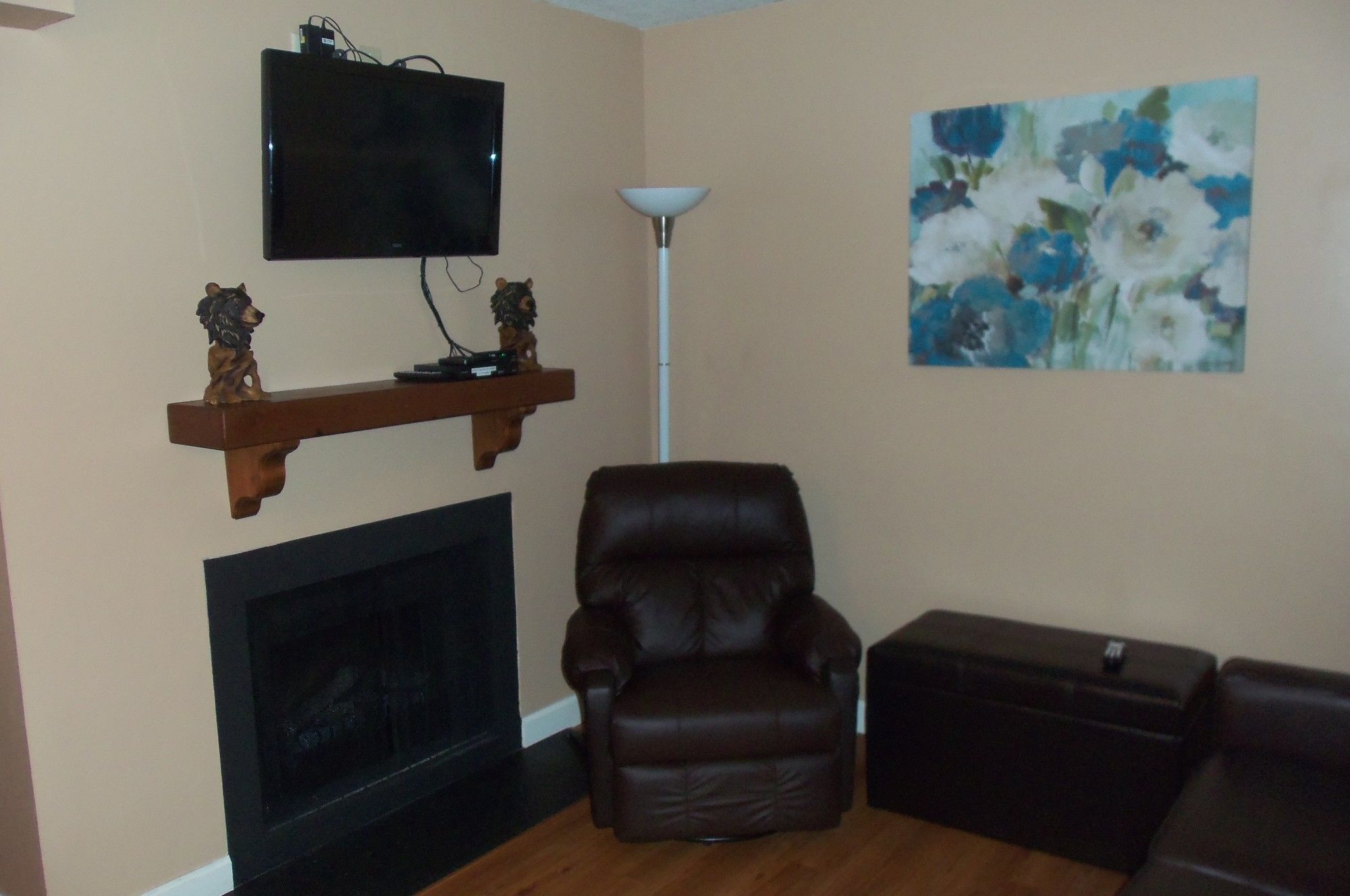 Oak Square Condominiums