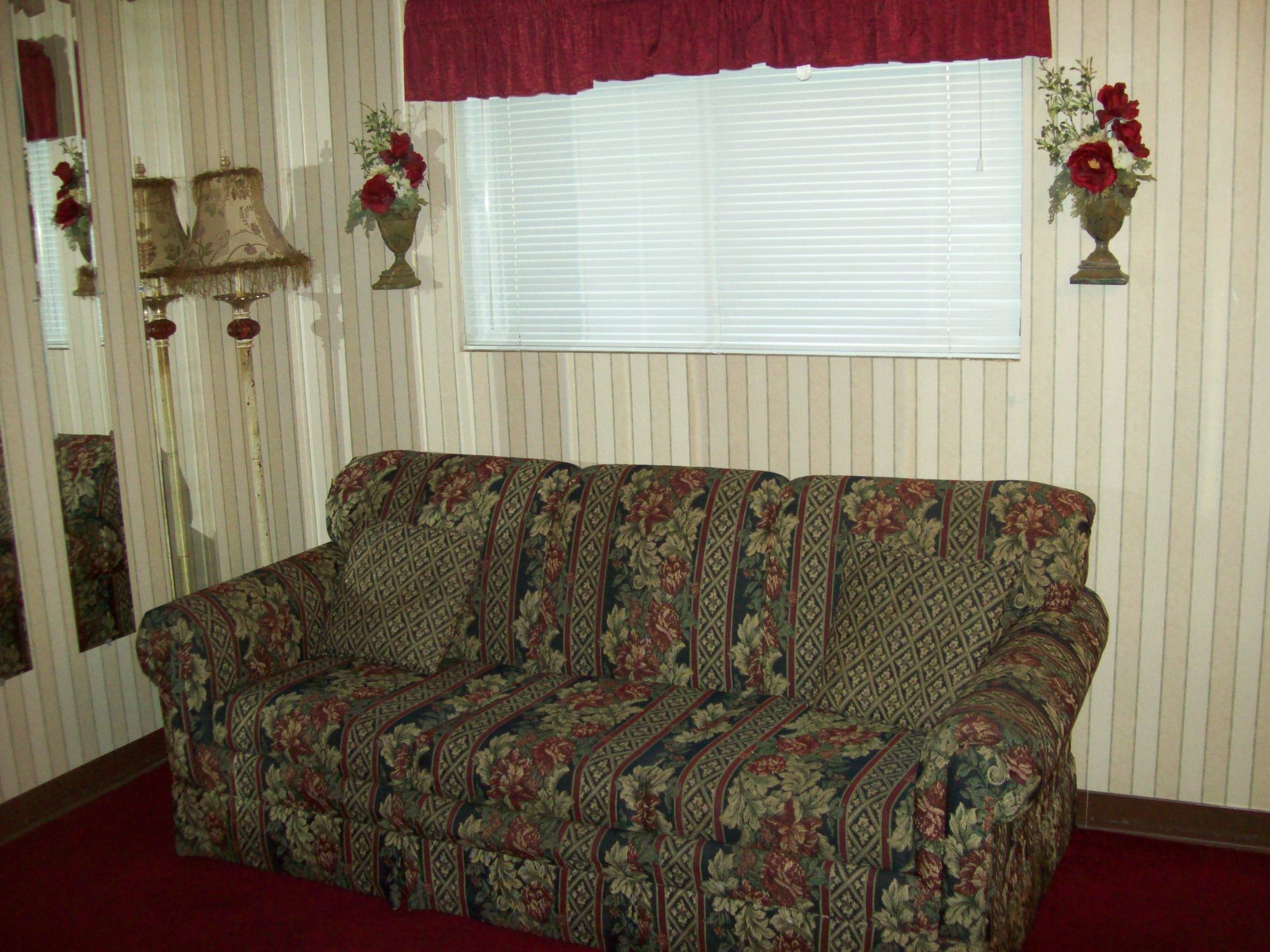 Oak Square Condominiums