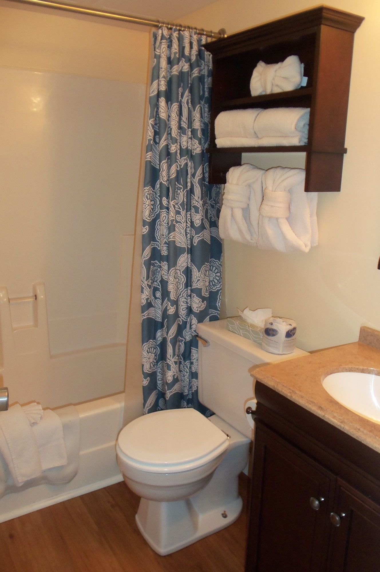 Oak Square Condominiums