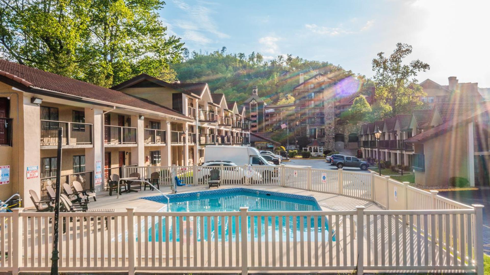 Super 8 by Wyndham Downtown Gatlinburg at Convention Center