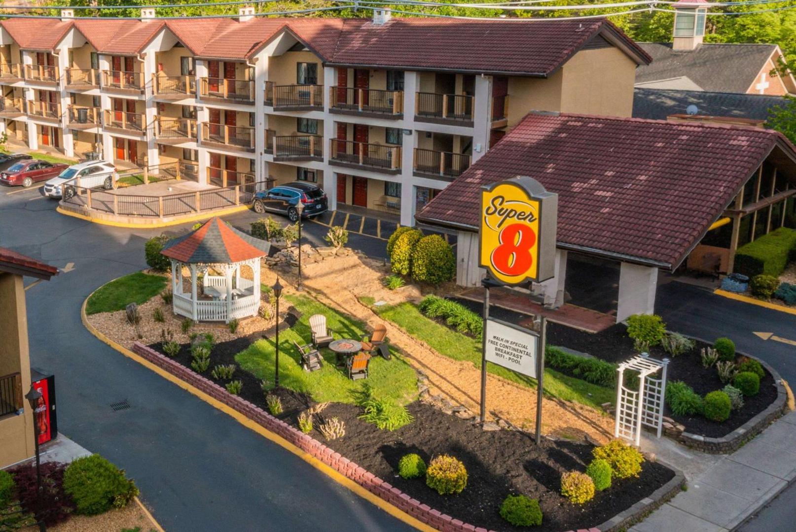 Super 8 by Wyndham Downtown Gatlinburg at Convention Center