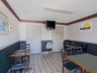 Days Inn by Wyndham Greeneville