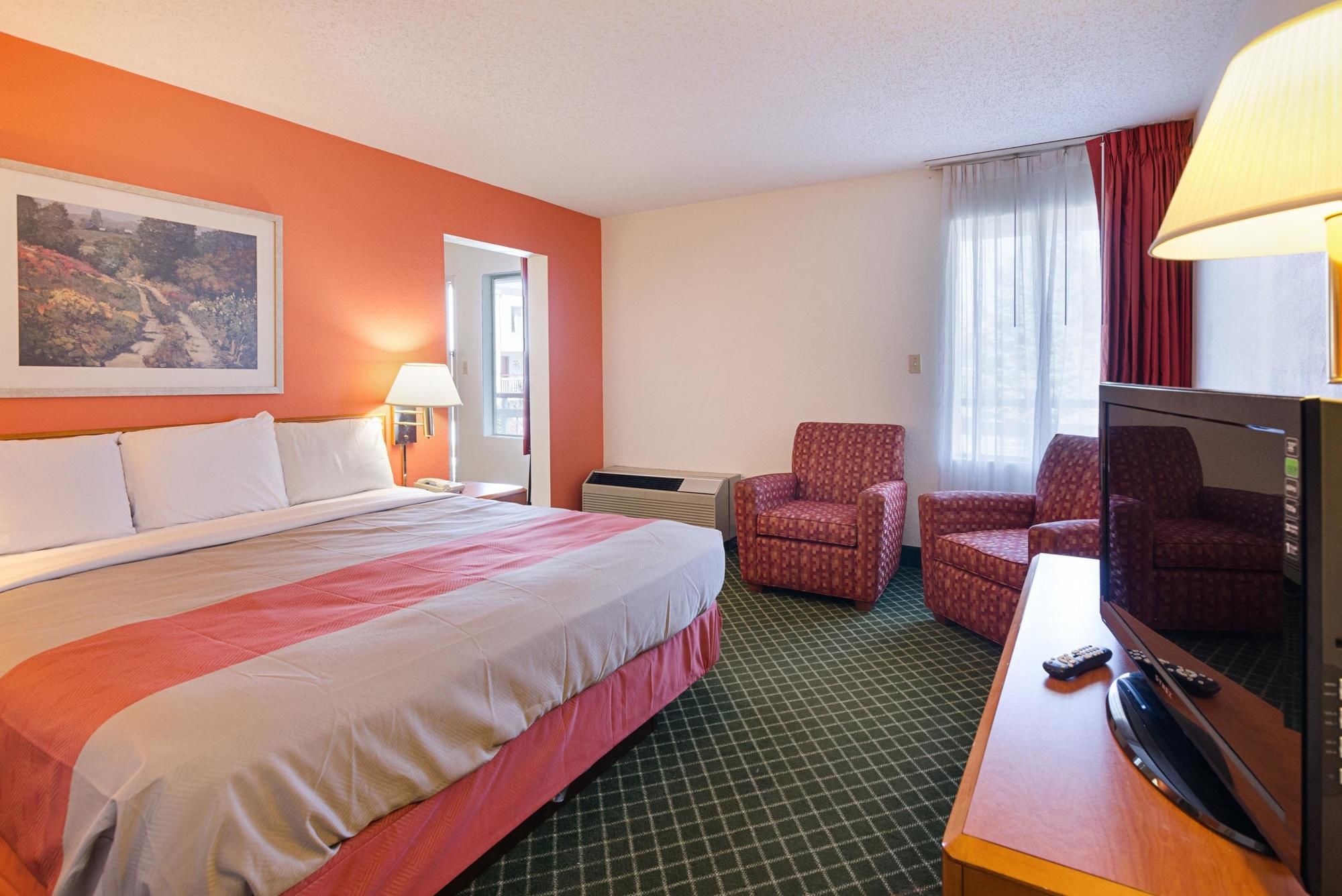 Econo Lodge Inn & Suites